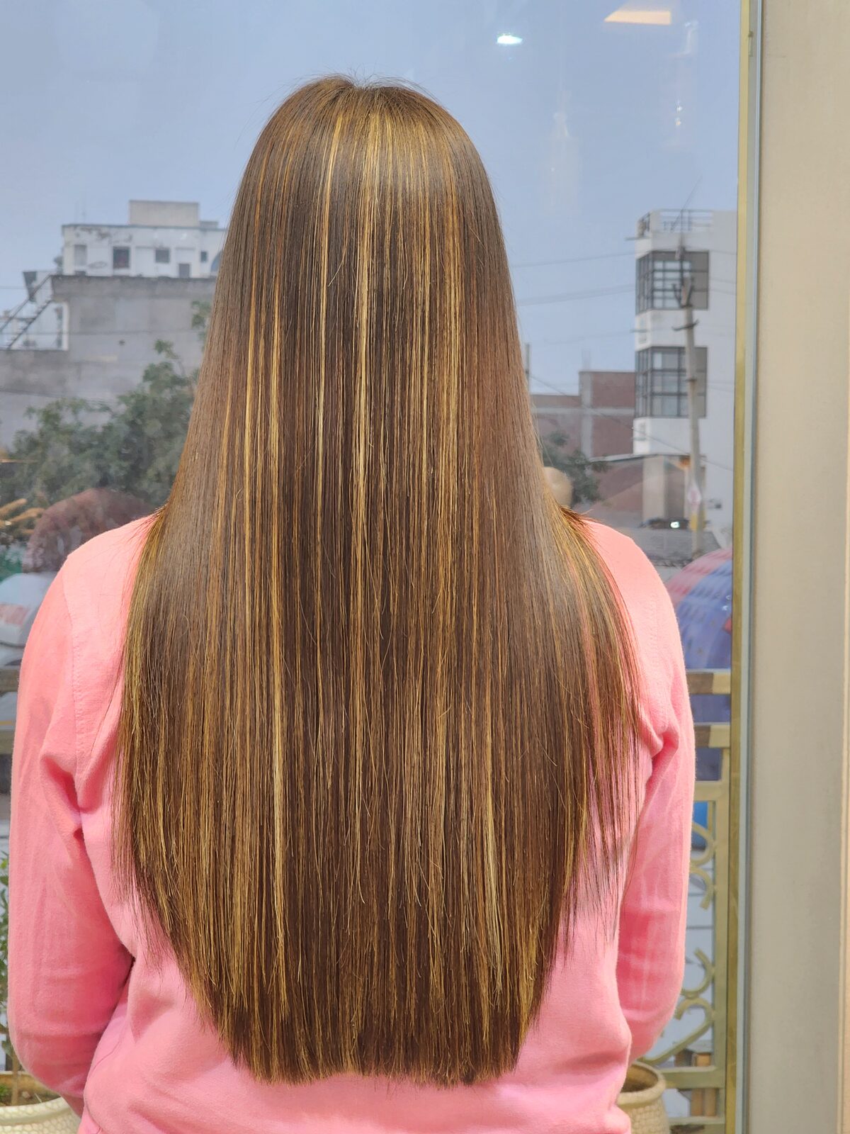Hair extensions and hair colour