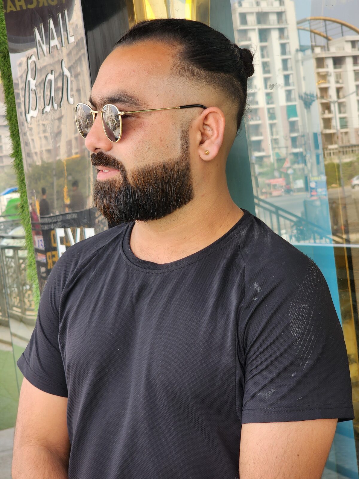 Men's grooming and hairstyle